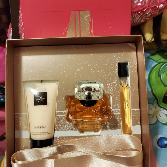 Lancome Other - Lancome Tresor Moments Set